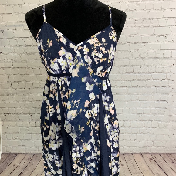 Simply Vera Vera Wang Dresses & Skirts - Simply Vera by Vera Wang Floral Dress